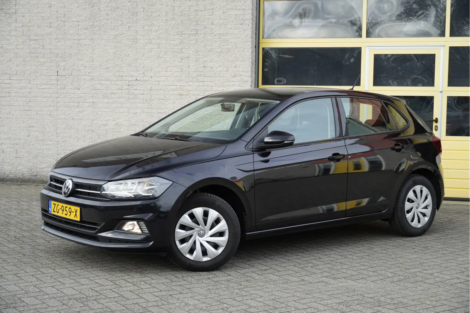 Volkswagen Polo 1.0 TSI 5drs Comfortline BJ2019 Led | Pdc | Navi | Zwart - 2