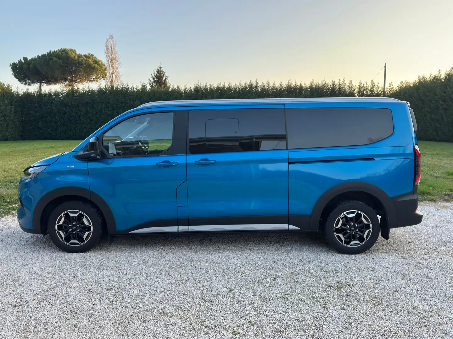 Ford Tourneo Custom Active 2.0D 170cv AWD passo lungo Blu/Azzurro - 2