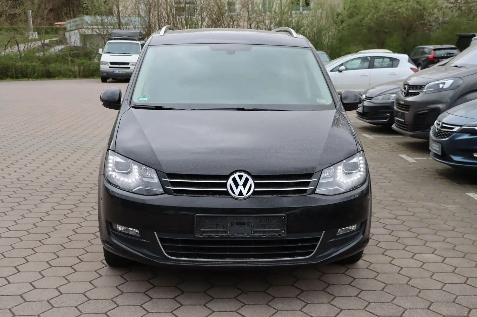 Volkswagen Sharan Cup BMT 7-Sitze Bi-Xenon AHK Navi Fekete - 1