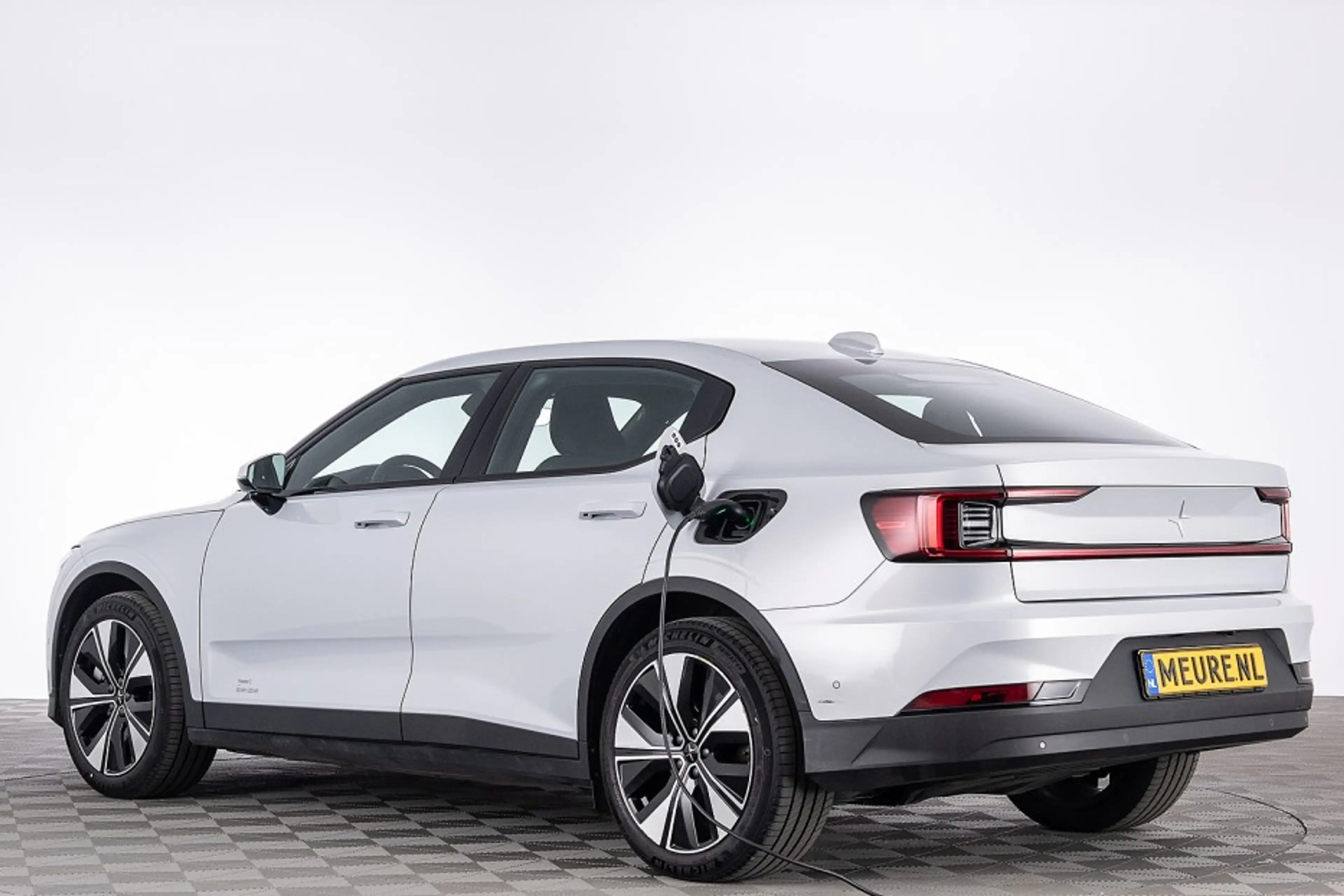 Polestar 2 Long Range Single Motor RWD *SOH 99,2%* — photo 2