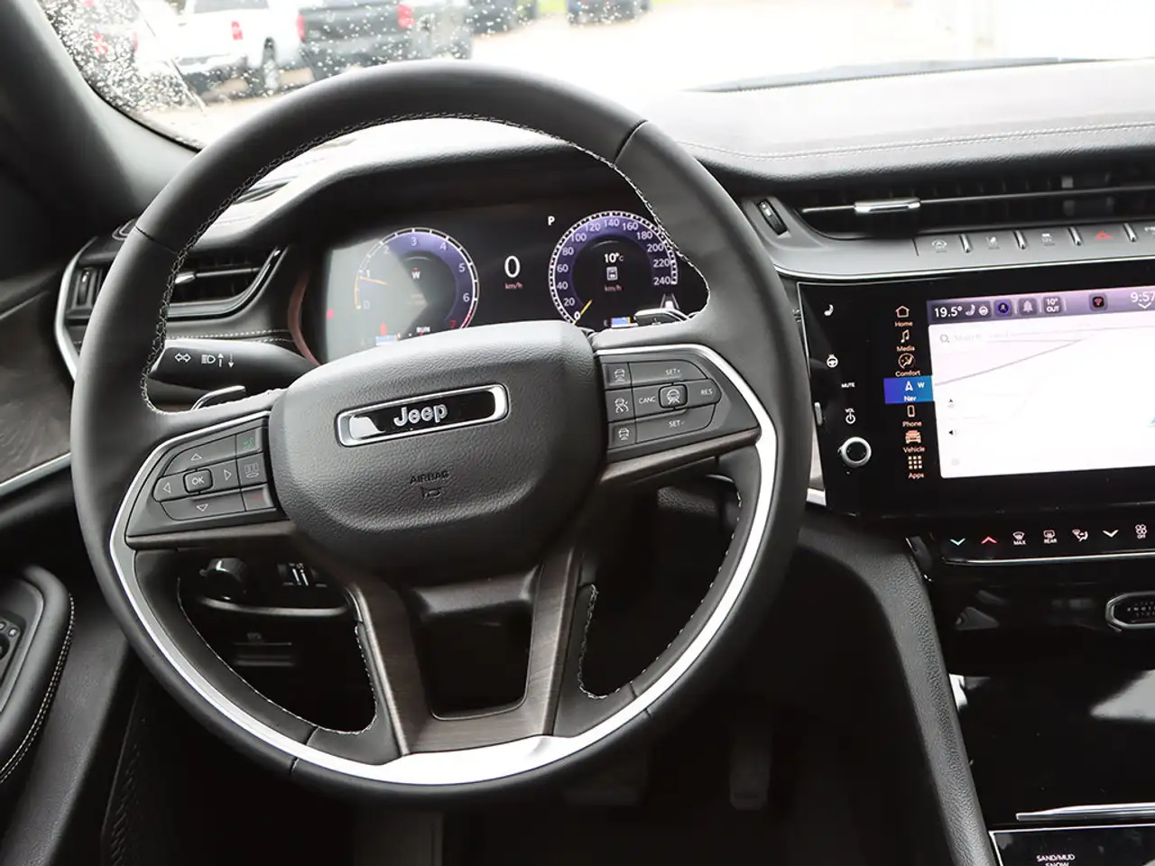 Jeep Grand Cherokee снимка Jeep Grand Cherokee