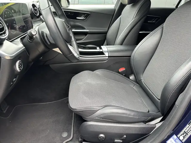 Mercedes-Benz C-Class view 11