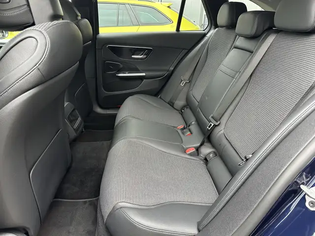 Mercedes-Benz C-Class view 12