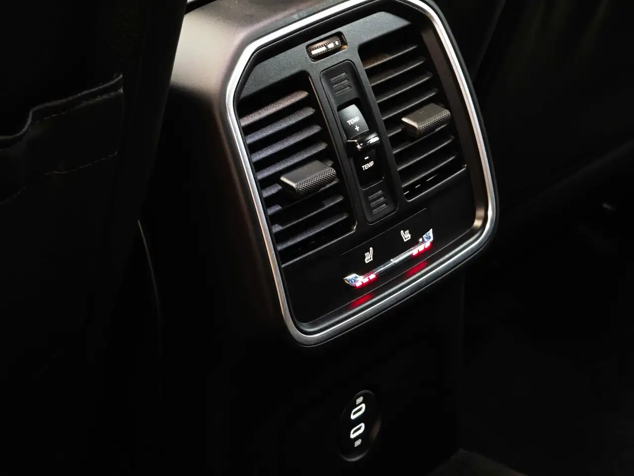 Porsche Macan снимка Porsche Macan