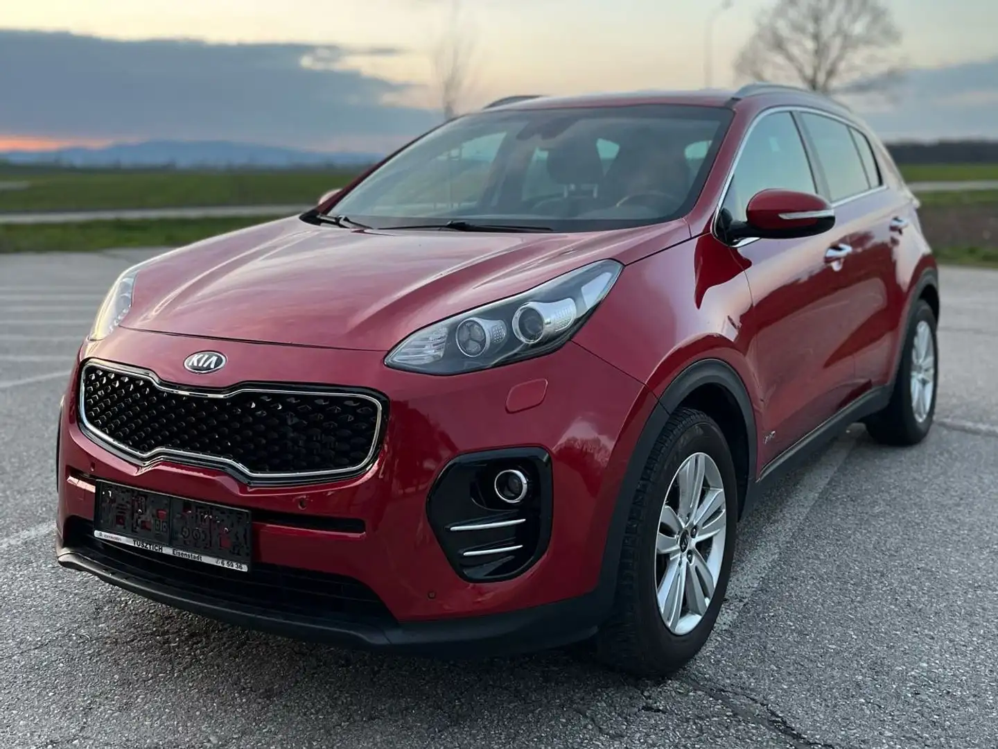 Kia Sportage 2,0 CRDI AWD Gold Aut. Rojo - 2