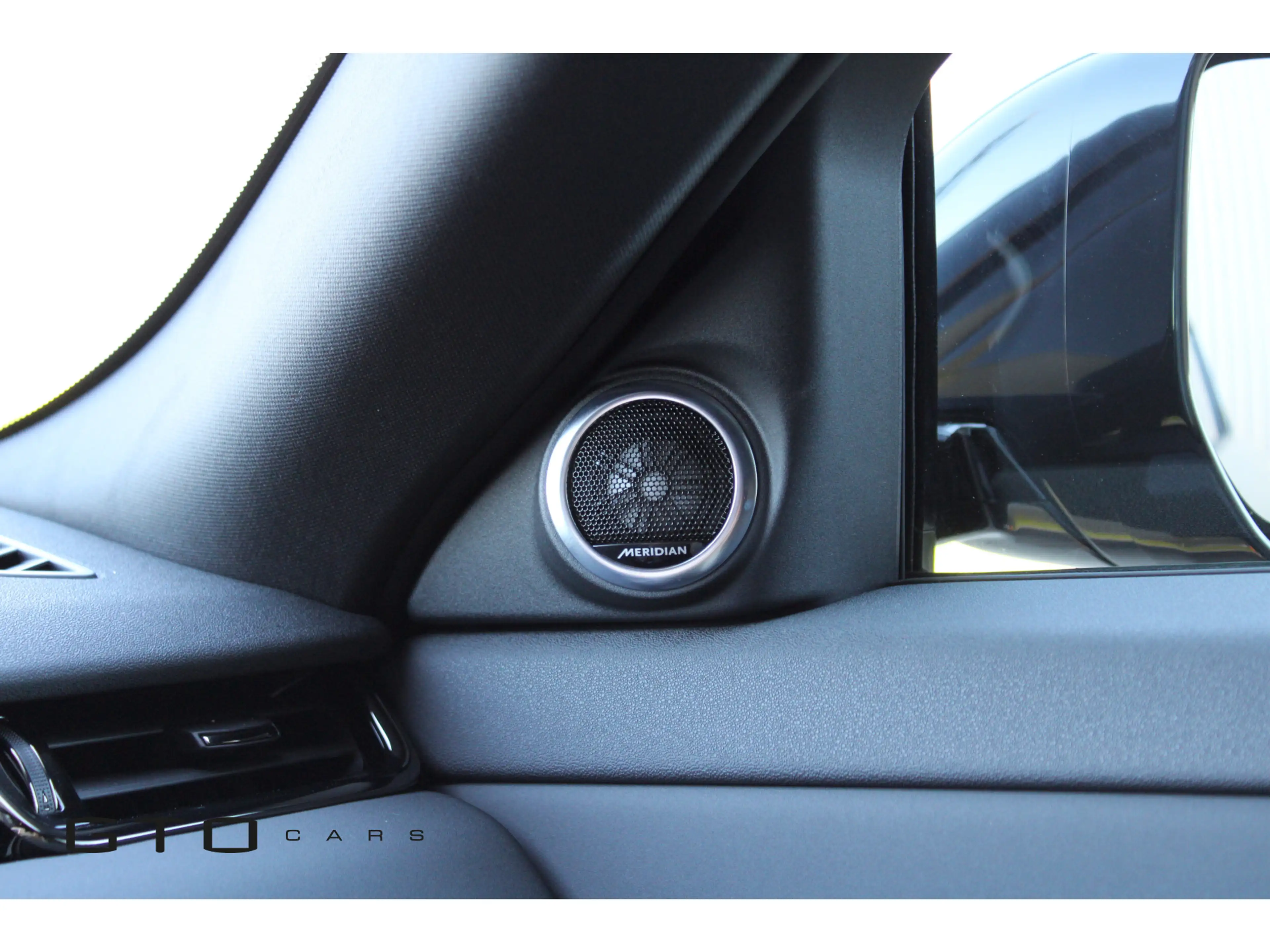 Land Rover Range Rover Evoque 1.5 P270e PHEV AWD R-Dynamic SE | Pano | Meridian — photo 22