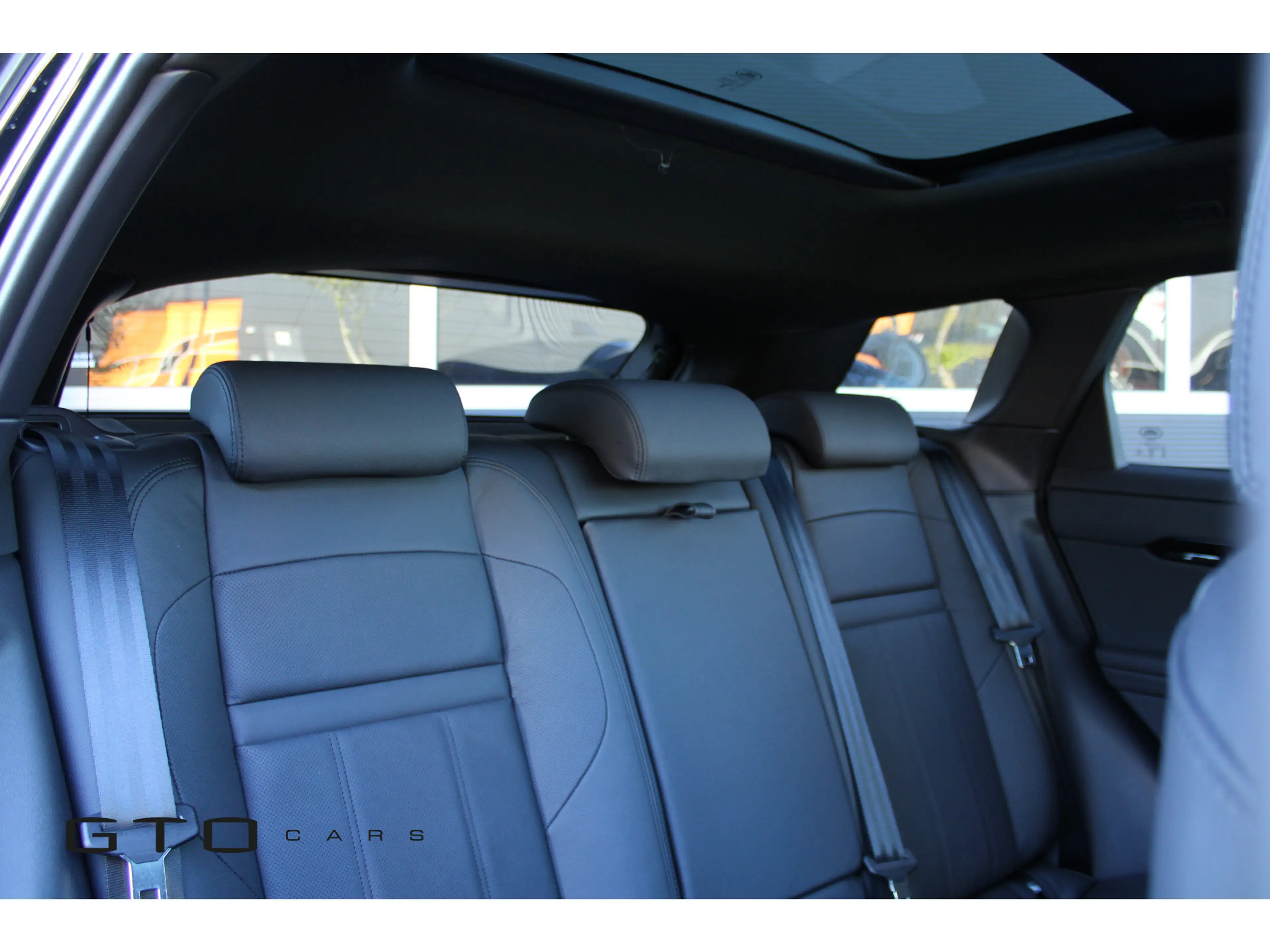 Land Rover Range Rover Evoque 1.5 P270e PHEV AWD R-Dynamic SE | Pano | Meridian — photo 29