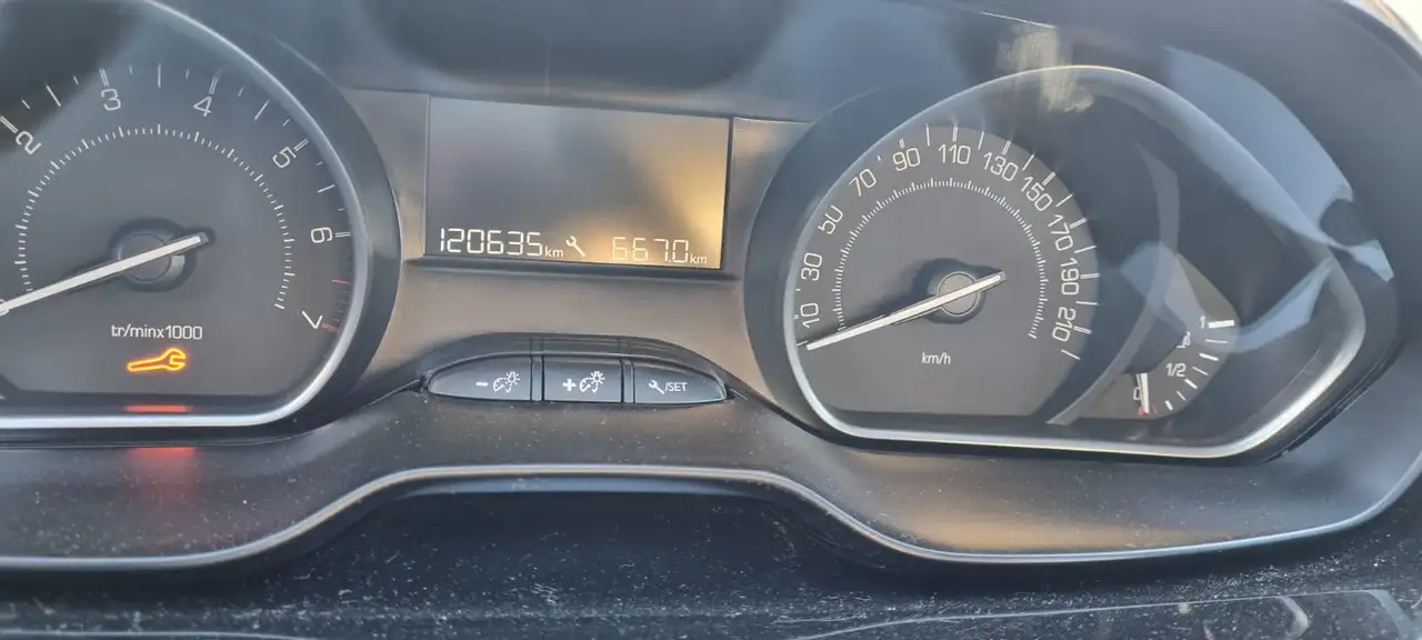 Peugeot 208 PureTech 82ch S