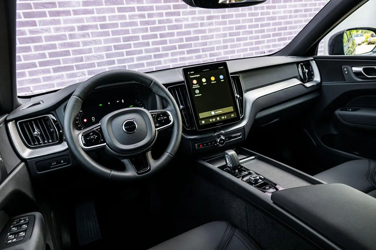 Volvo XC60 2026 — фото 10