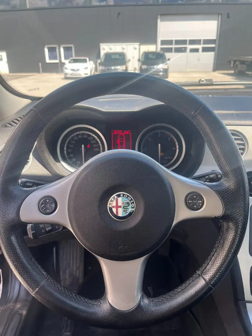 Alfa Romeo 159 1.9 JTDM 8V Progression Grau - 2