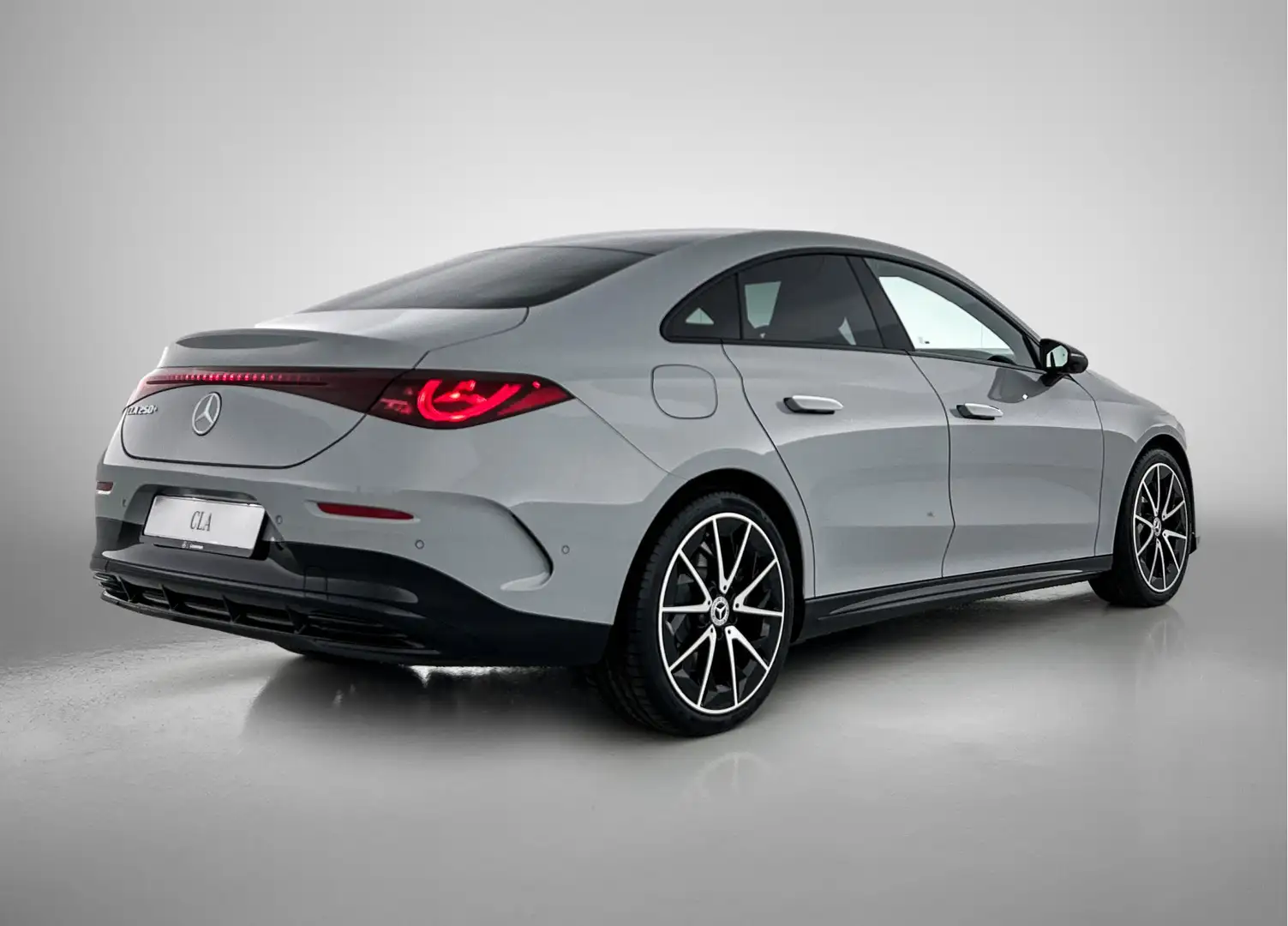 Mercedes-Benz CLA 250 250+ Launch Edition 85 kWh | Trekhaak | Adaptieve Grijs - 2