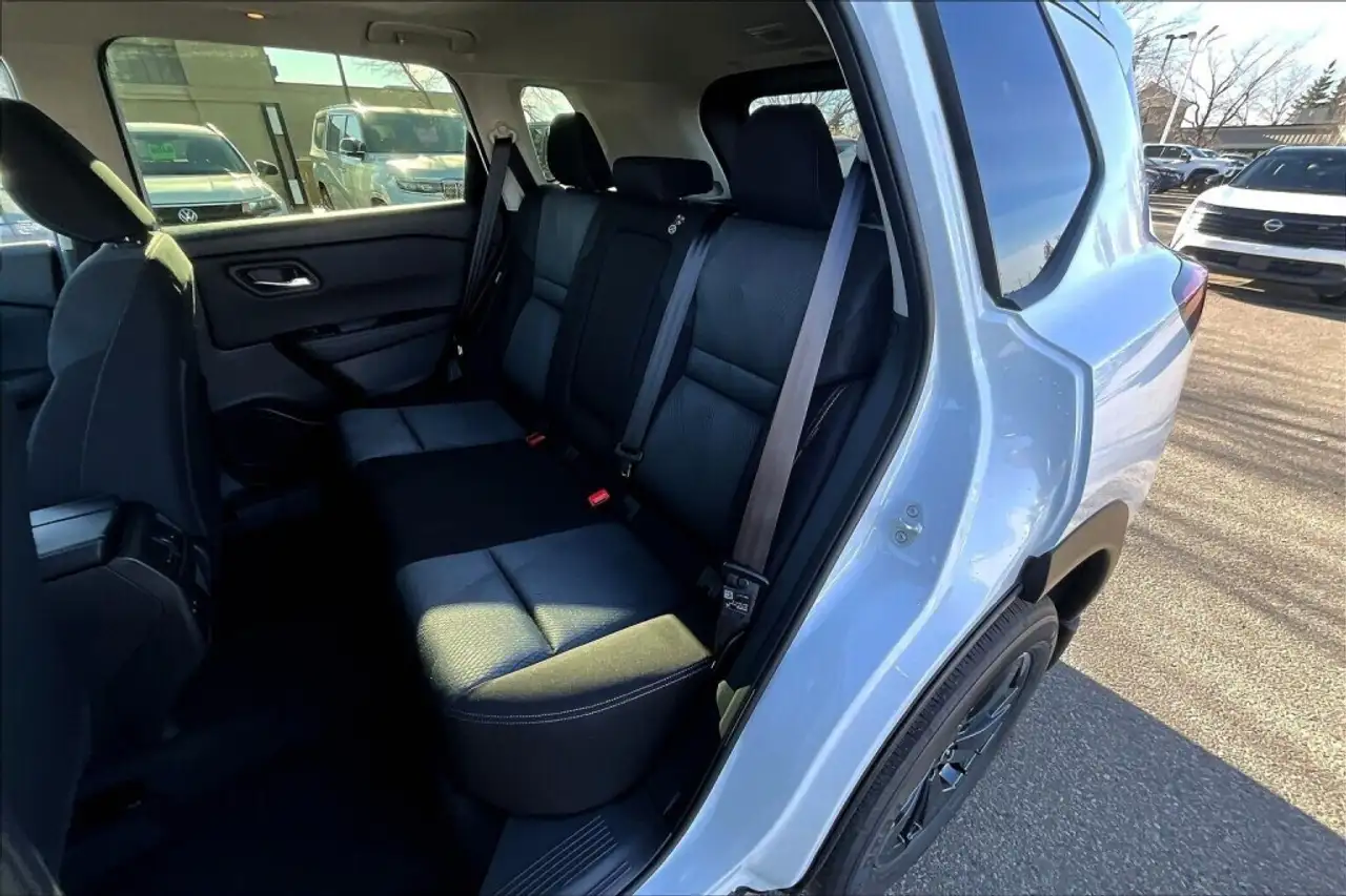 Nissan Rogue снимка Nissan Rogue
