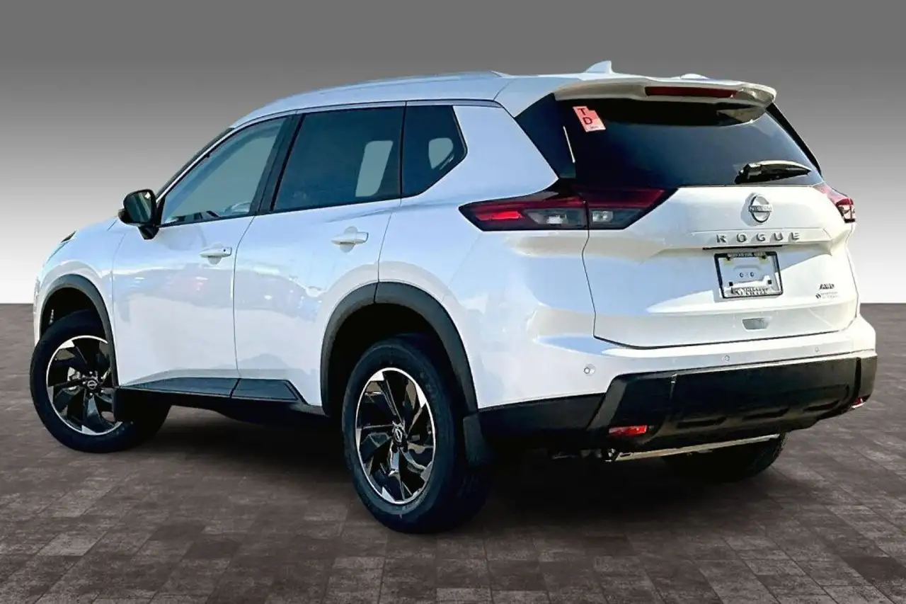 Nissan Rogue снимка Nissan Rogue