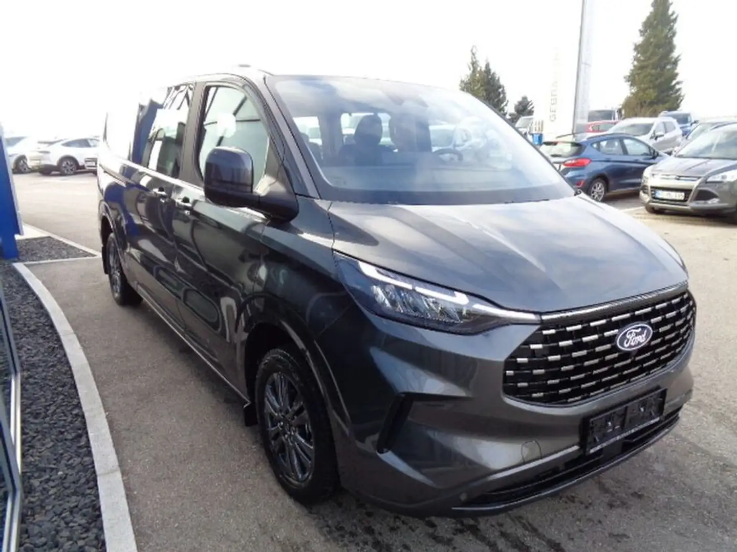 Ford Tourneo Custom Bus 2,0 170Ps A8  320 L2H1 Titanium Grau - 2