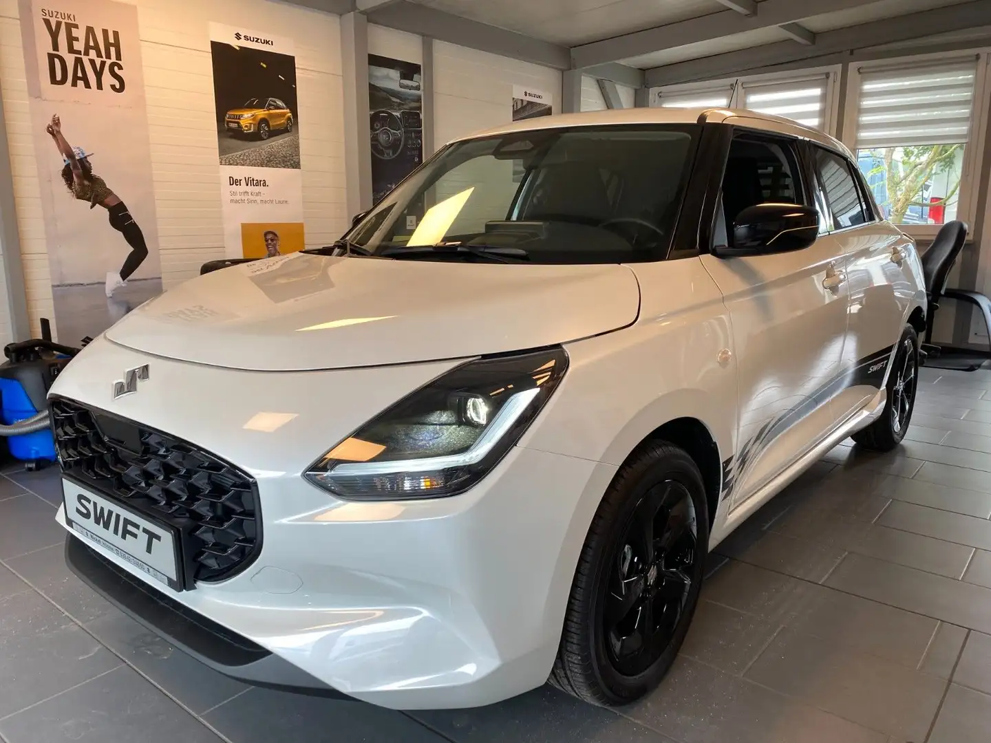 Suzuki Swift 1.2 HYBRID Black&White EDITION Race Decor Blanc - 1