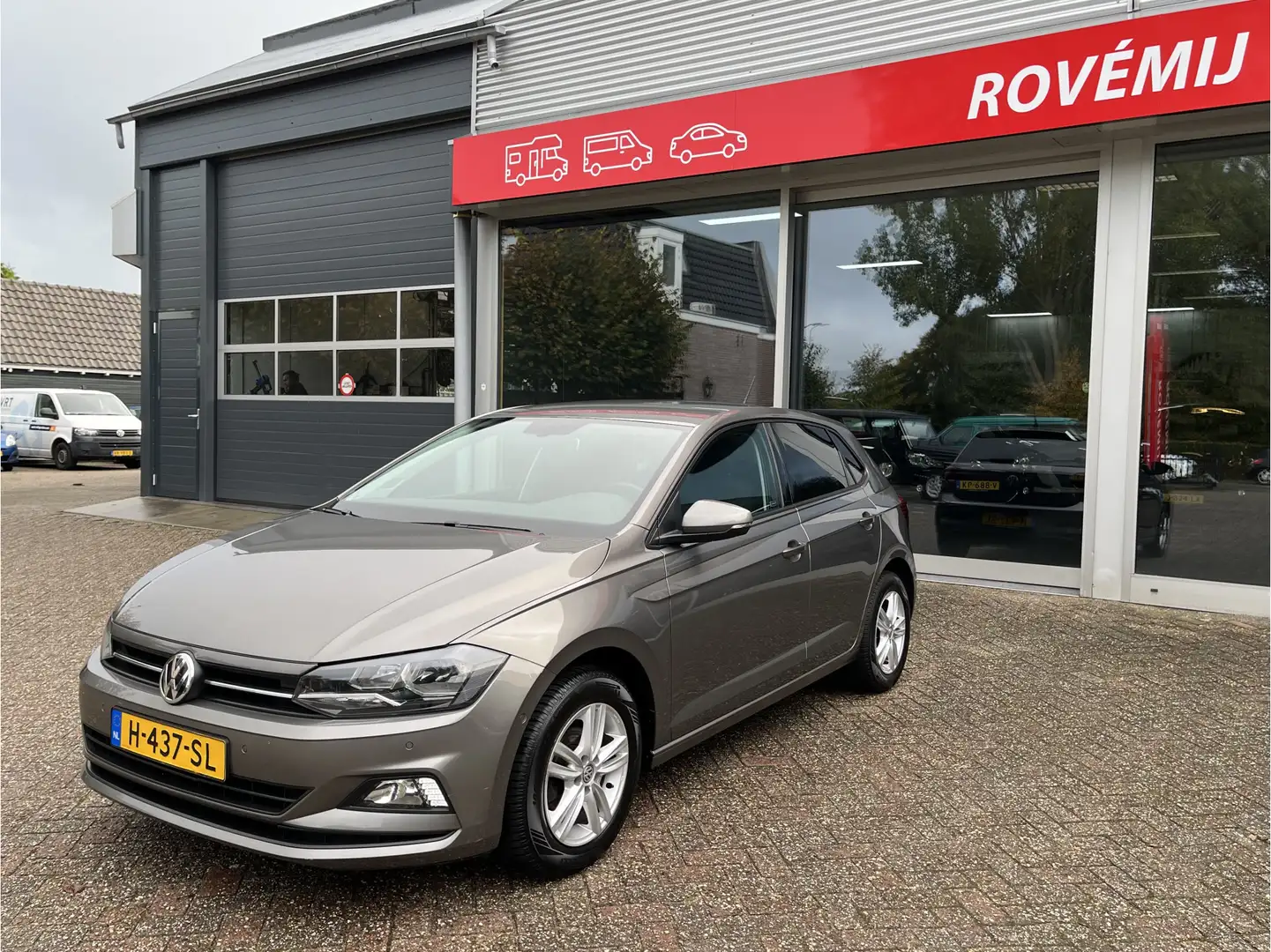 Volkswagen Polo 1.0 TSI Comfortline Business Carplay, Cruise, Park Gris - 2
