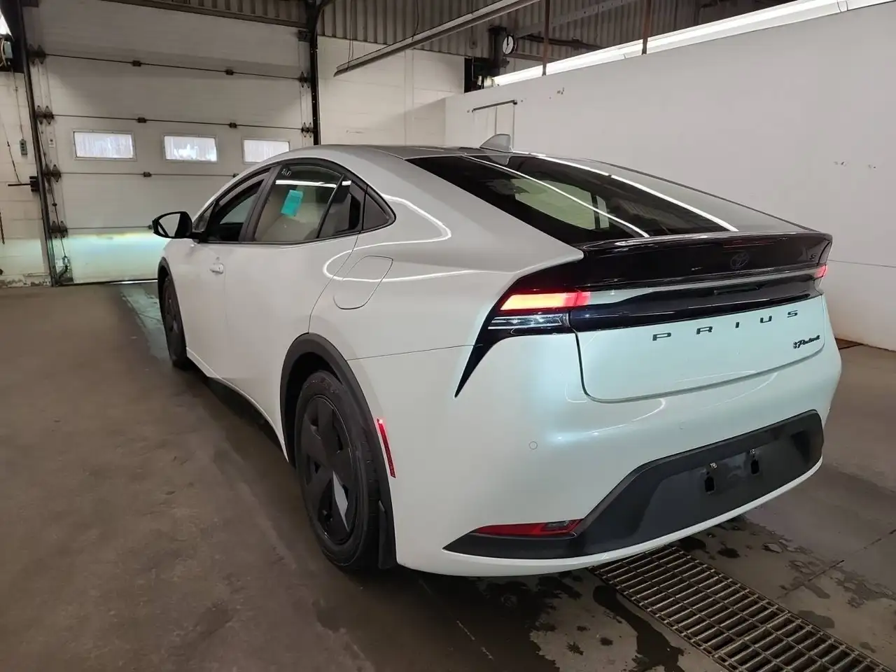 Toyota Prius Prime снимка Toyota Prius Prime