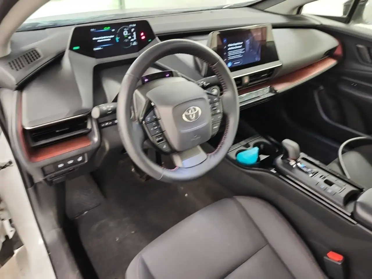 Toyota Prius Prime снимка Toyota Prius Prime