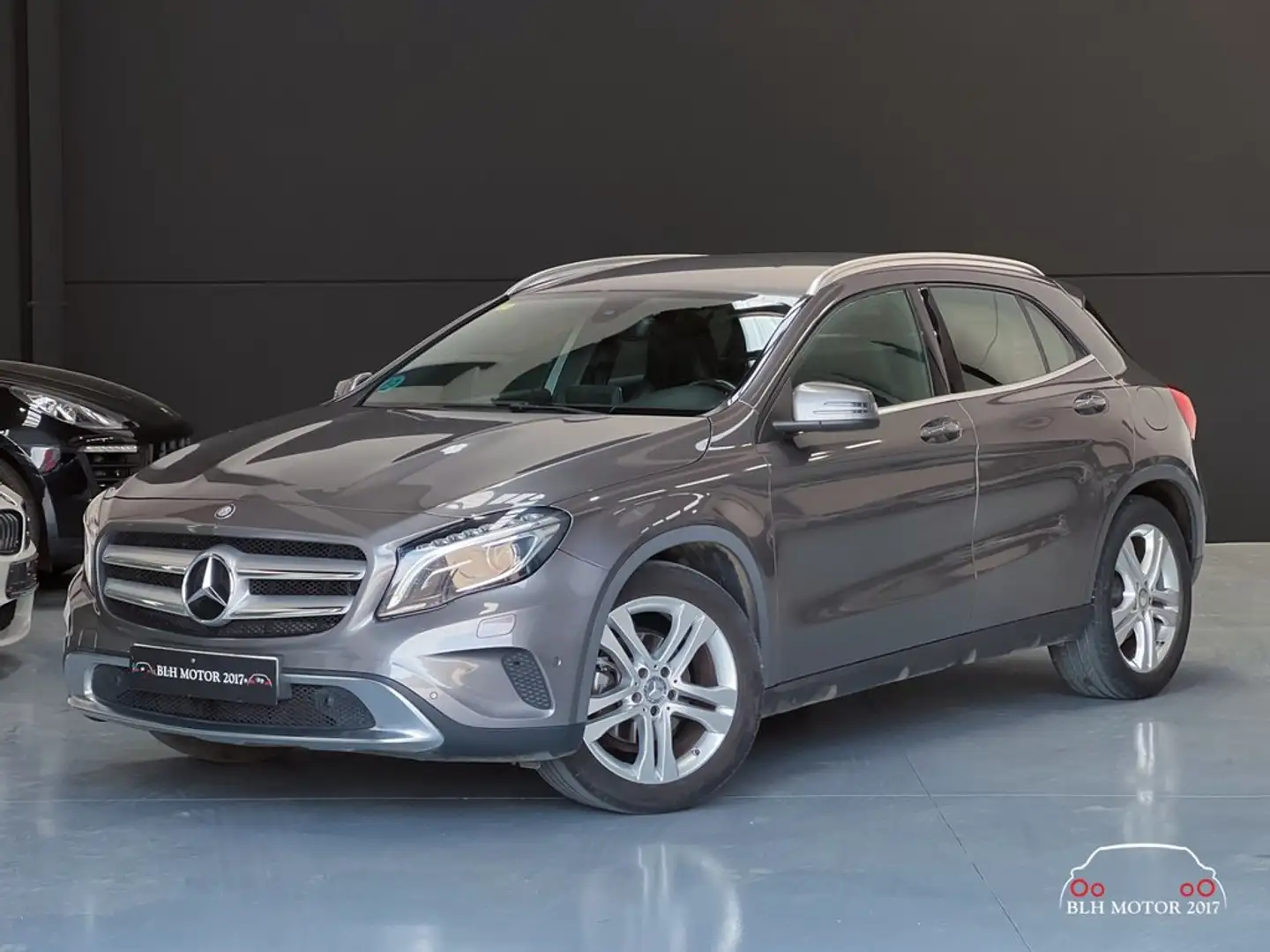 Mercedes-Benz GLA 180 Urban Grigio - 1