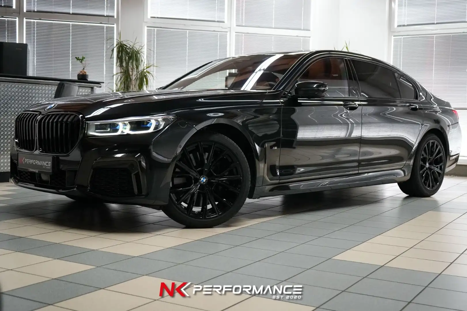 BMW 740 L d xDrive M Sport/ EXECUTIVE / MASSAGE / TV Schwarz - 1