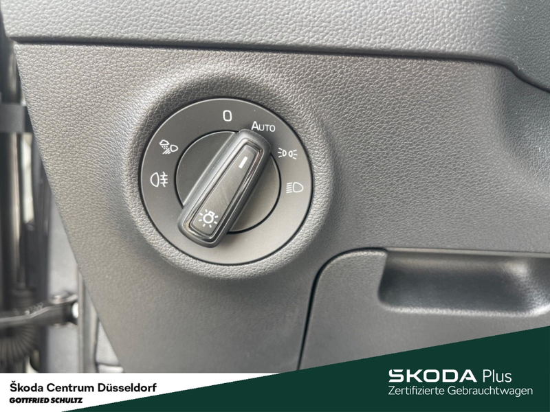 Skoda Karoq Drive 1.0 TSI 116 PS 6 Gang Anhängekupplung Matrix — photo 12
