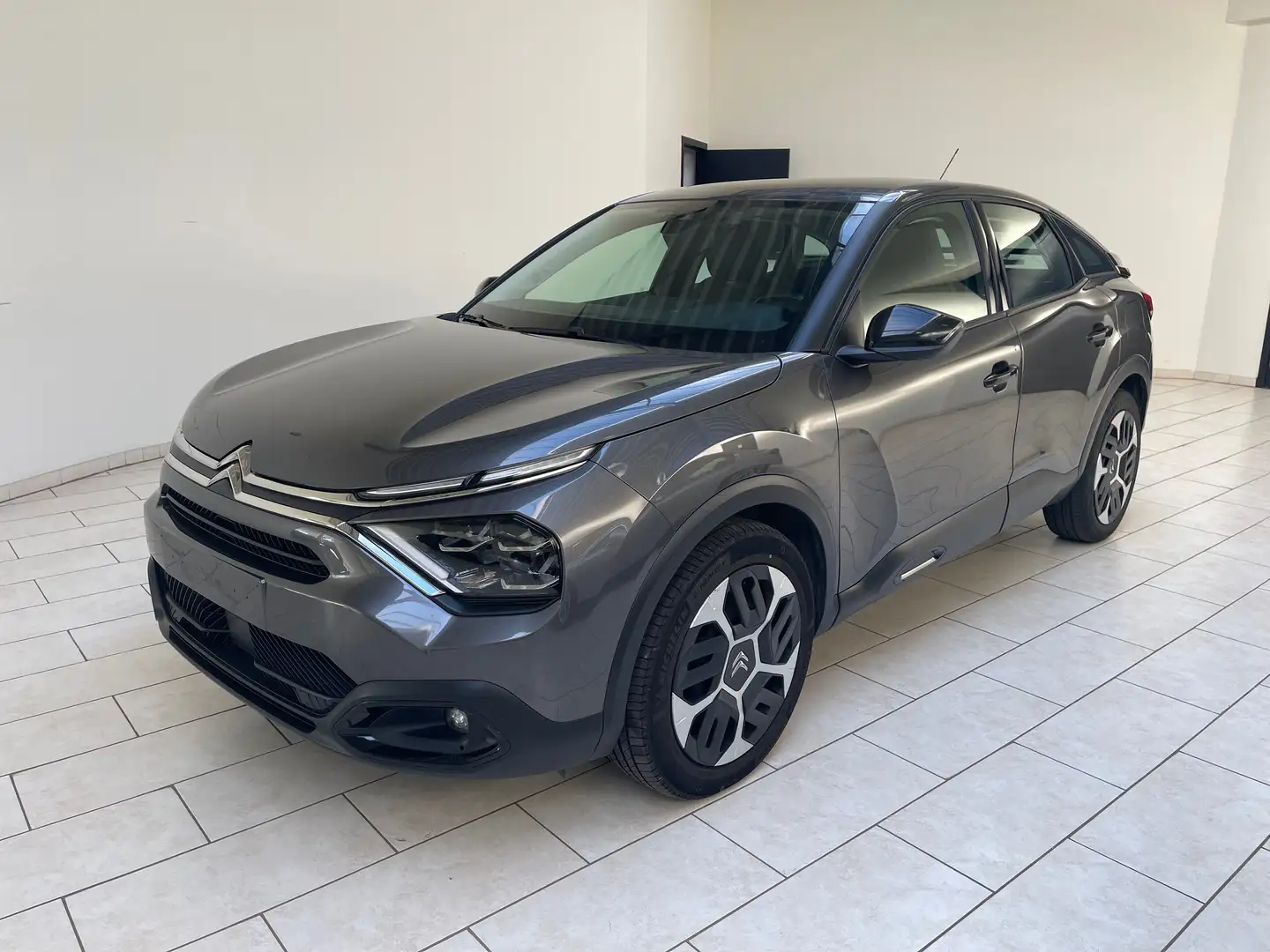 Citroen C4 1.2 PureTech Feel S Gris - 1