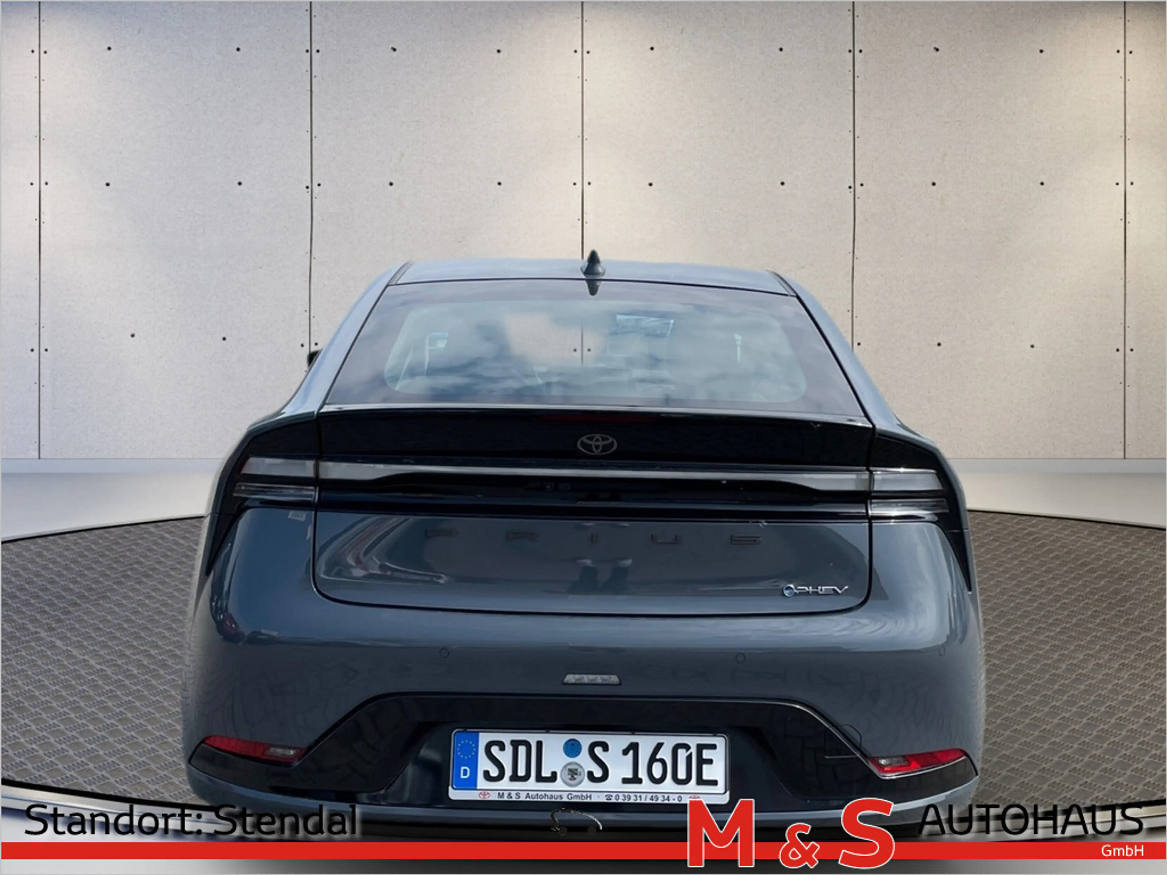 Toyota Prius 2.0 Plug-in Hybrid Executive MATRIX-LED — photo 6