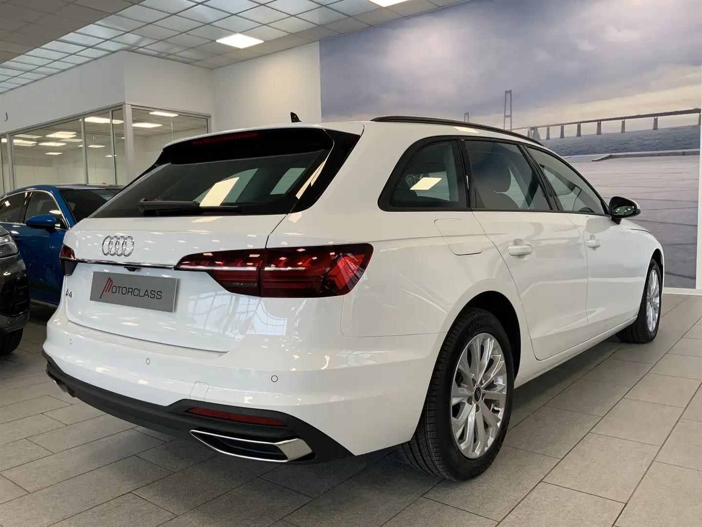Audi A4 avant 30 2.0 tdi mhev 136cv business s tronic Bianco - 2