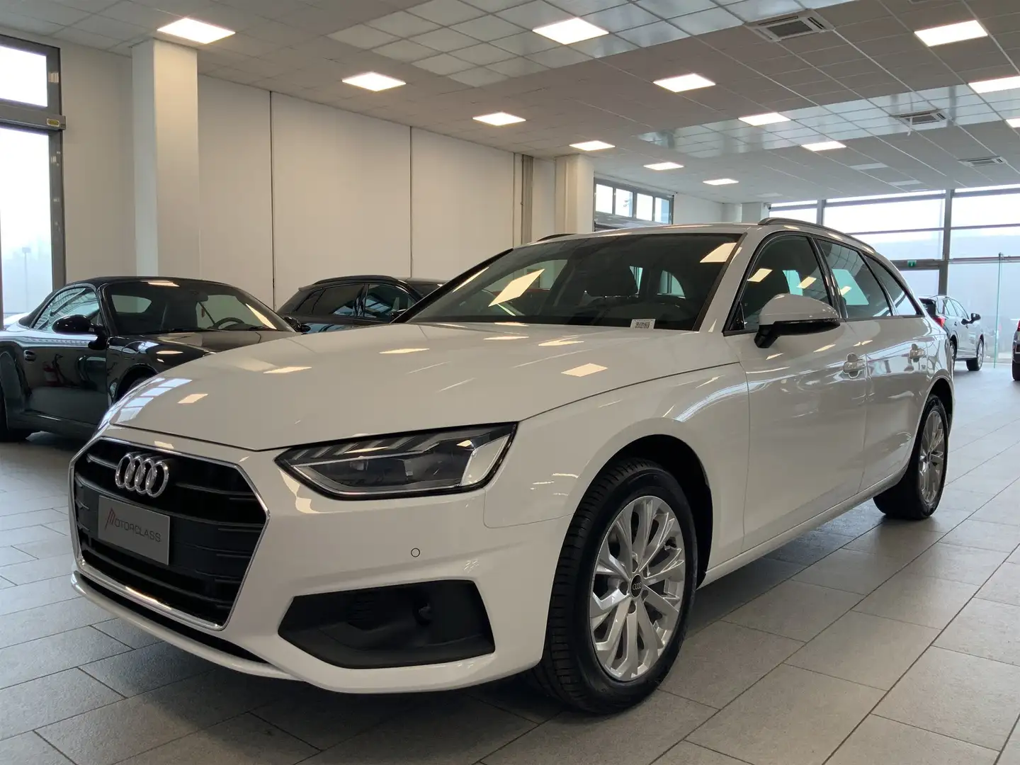 Audi A4 avant 30 2.0 tdi mhev 136cv business s tronic Bianco - 1