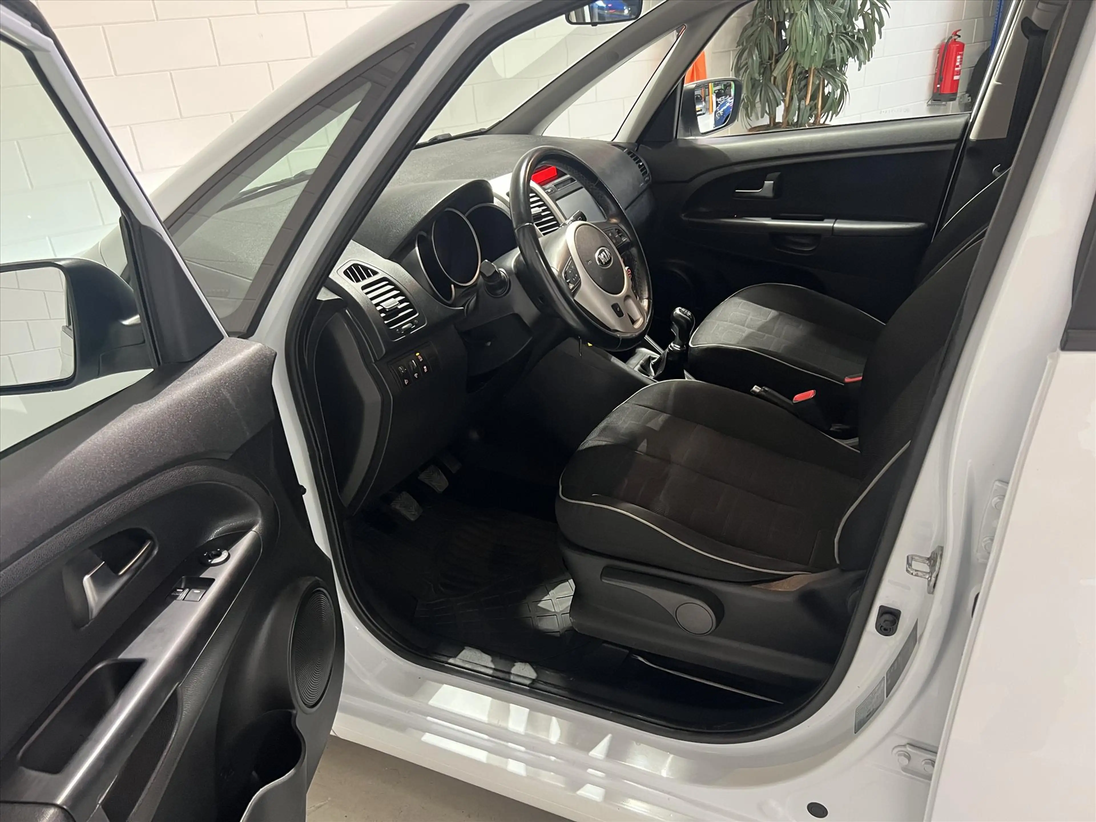 Kia Venga 1.6 CVVT 124pk, Navi, Camera, Clima, Cruise, Trekh — photo 10