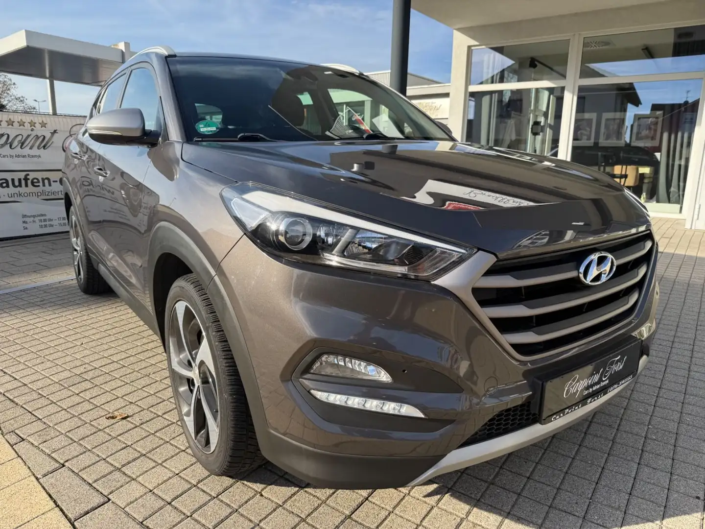 Hyundai TUCSON Advantage 2WD, 1.Hand, Automatik,75000km! Gris - 1