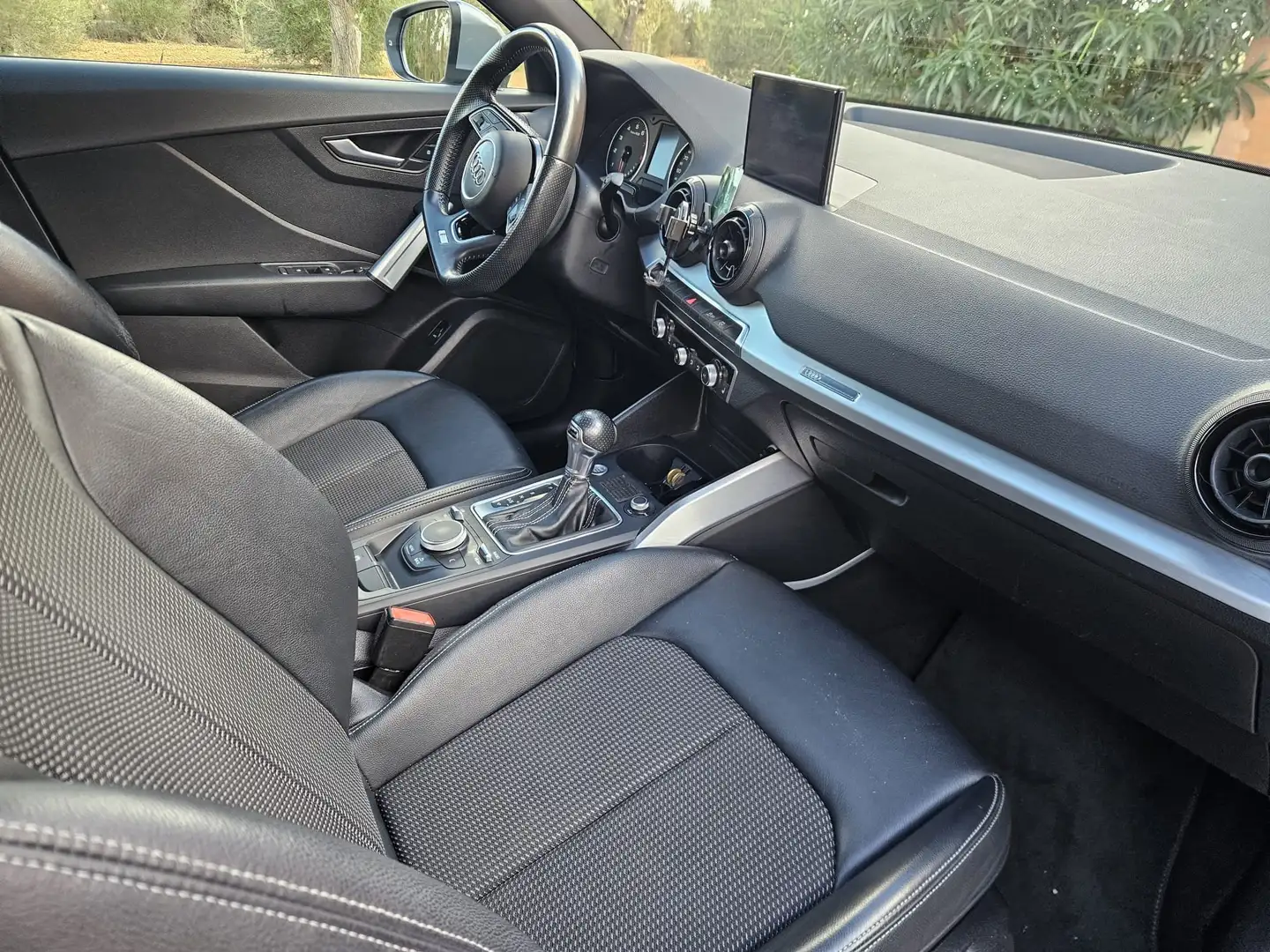 Audi Q2 Q2 1.4 TFSI  Sport edition S tronic 110kW Sport Plateado - 2