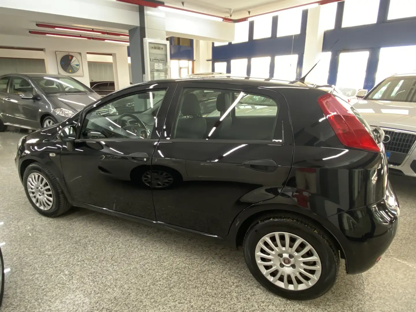 Fiat Punto 5p 1.3 mjt Street s&s 95cv Negro - 2