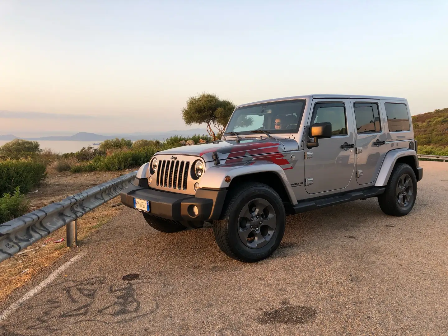 Jeep Wrangler Unlimited 2.8 crd Night Eagle auto Silber - 1