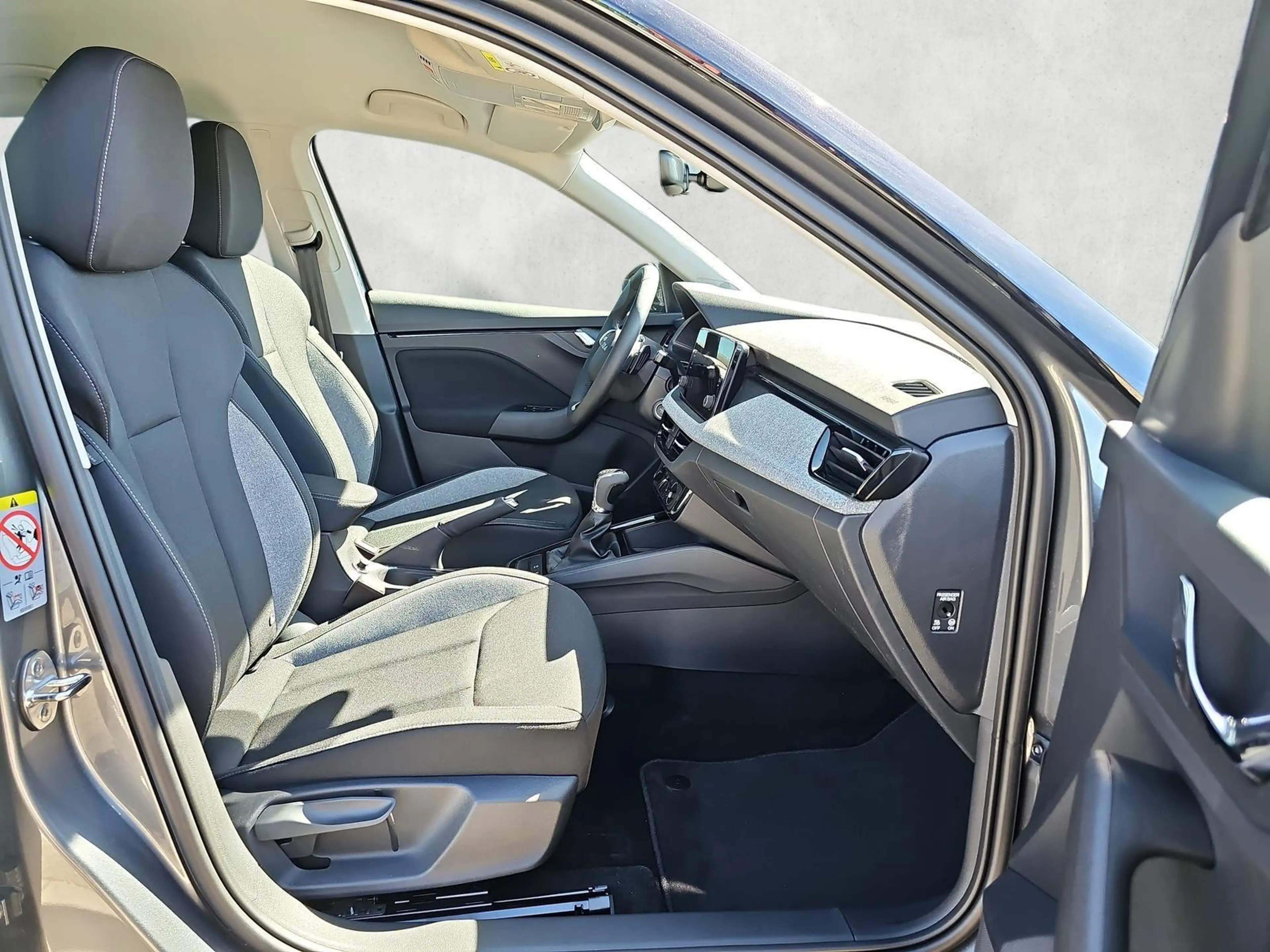 Skoda Kamiq Selection 1.0 TSI DSG Black 17Z Kamera SHZ 85 k... — photo 10