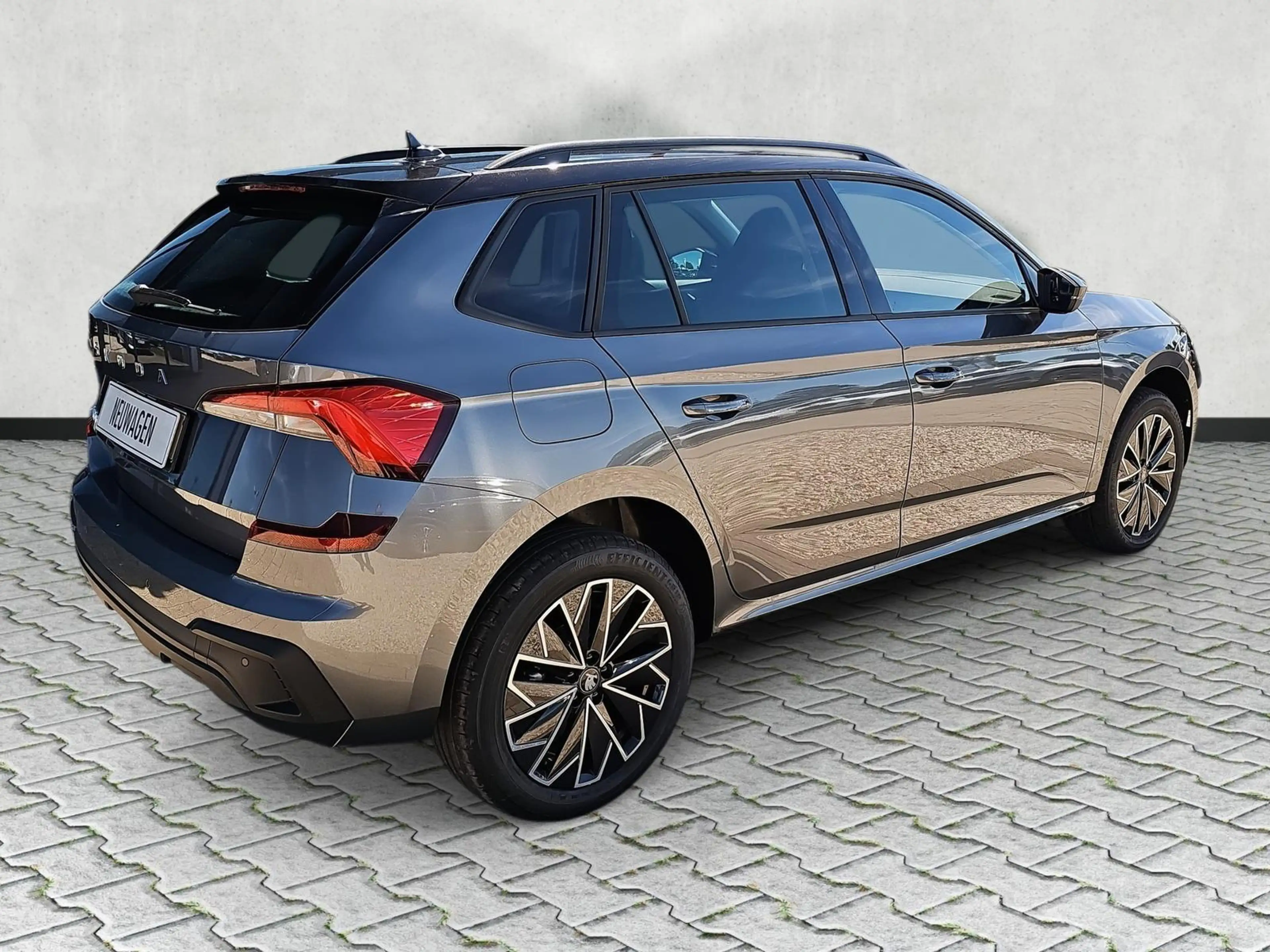 Skoda Kamiq Selection 1.0 TSI DSG Black 17Z Kamera SHZ 85 k... — photo 7