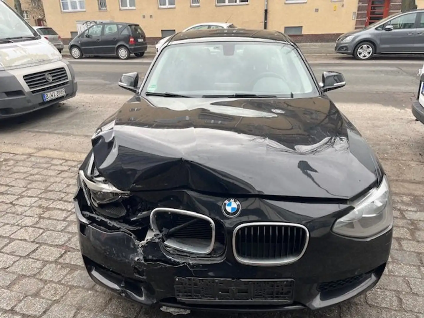 BMW 116 116d EfficientDynamics Edition Schwarz - 1