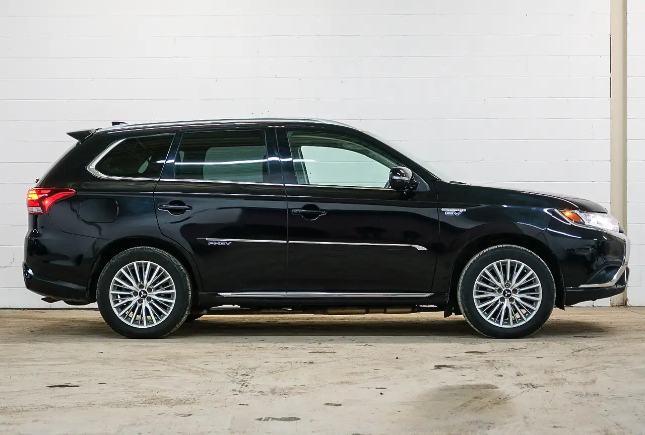 Mitsubishi Outlander снимка Mitsubishi Outlander