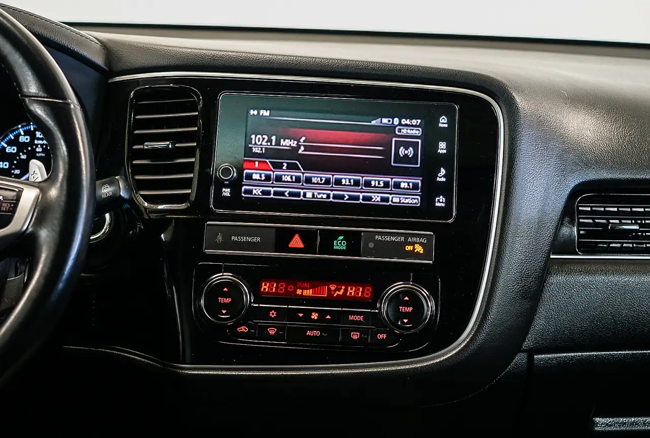 Mitsubishi Outlander снимка Mitsubishi Outlander