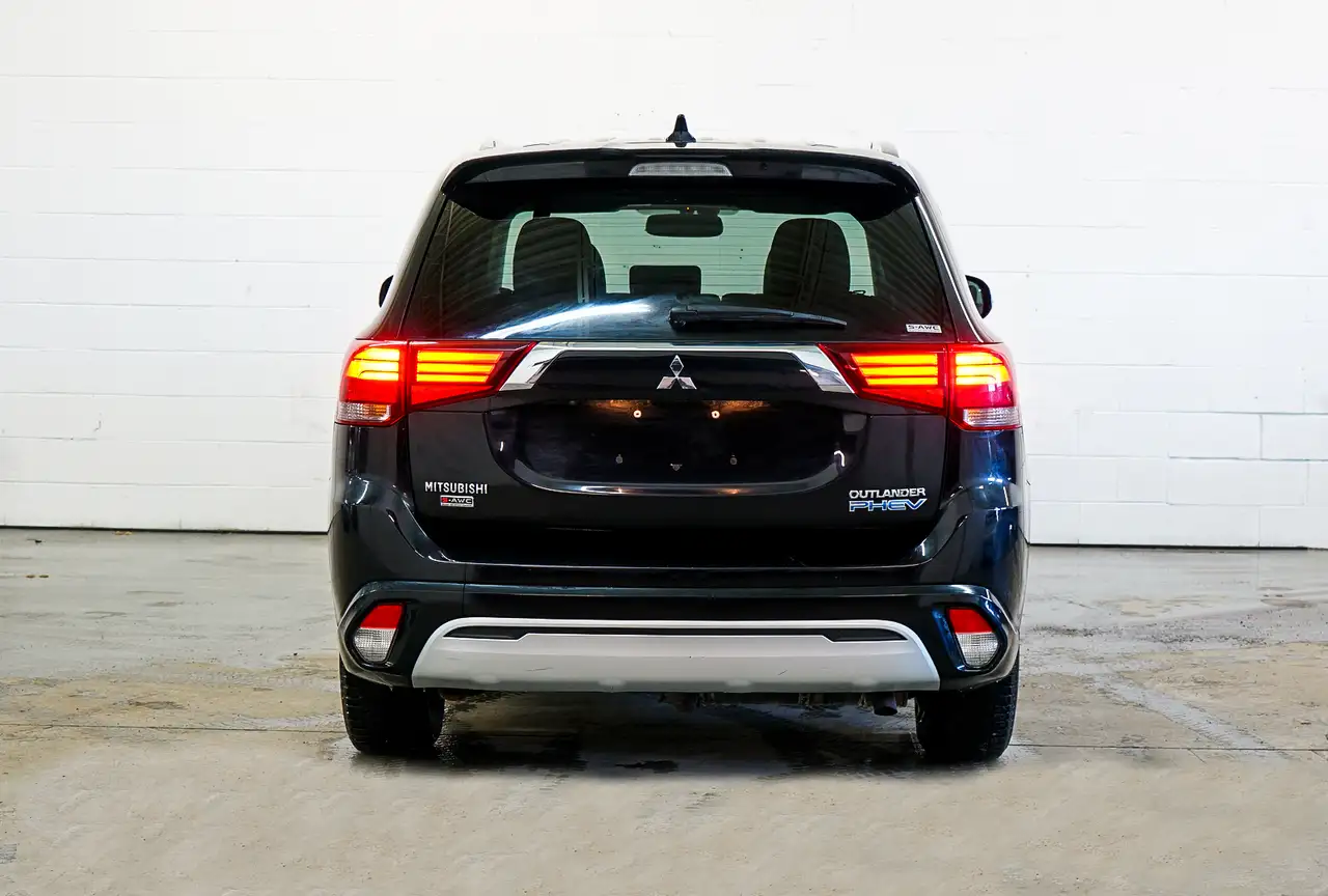 Mitsubishi Outlander снимка Mitsubishi Outlander