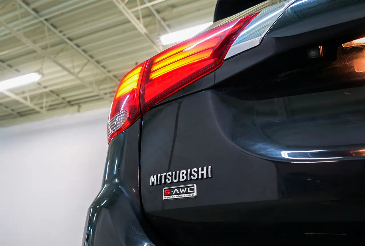 Mitsubishi Outlander снимка Mitsubishi Outlander