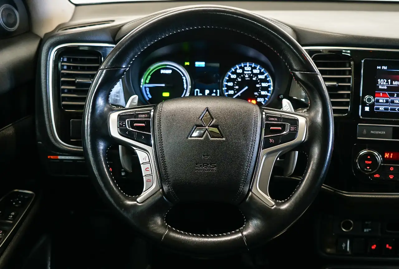Mitsubishi Outlander снимка Mitsubishi Outlander