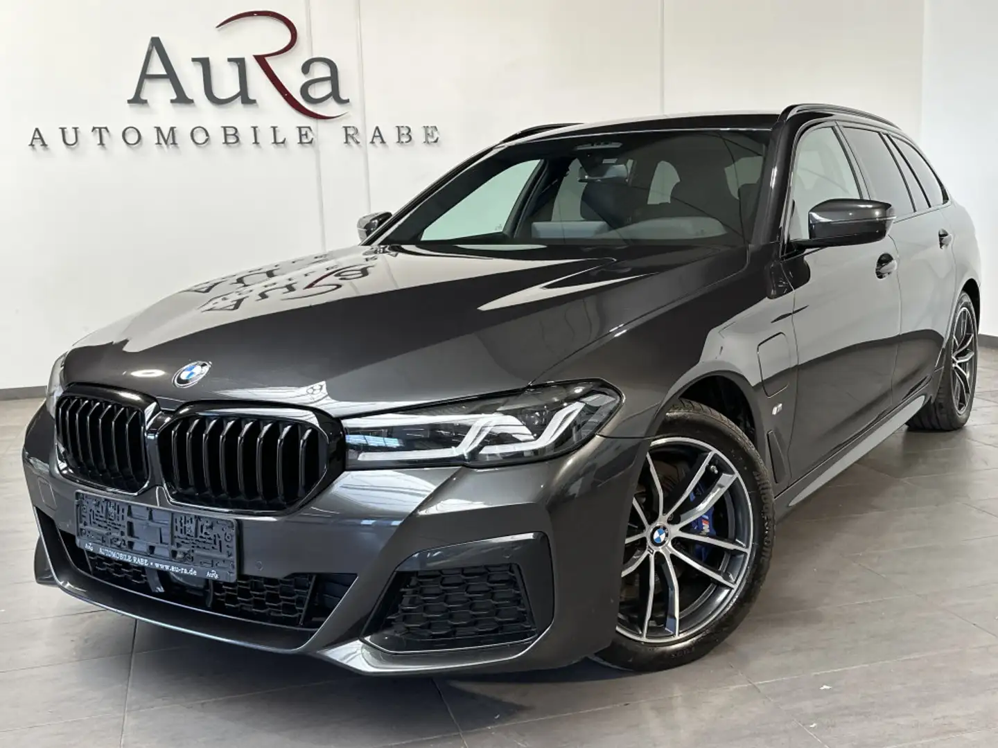 BMW 530 Touring xDrive M-Sport NAV+LED+AHK+ACC+H&K Grau - 1