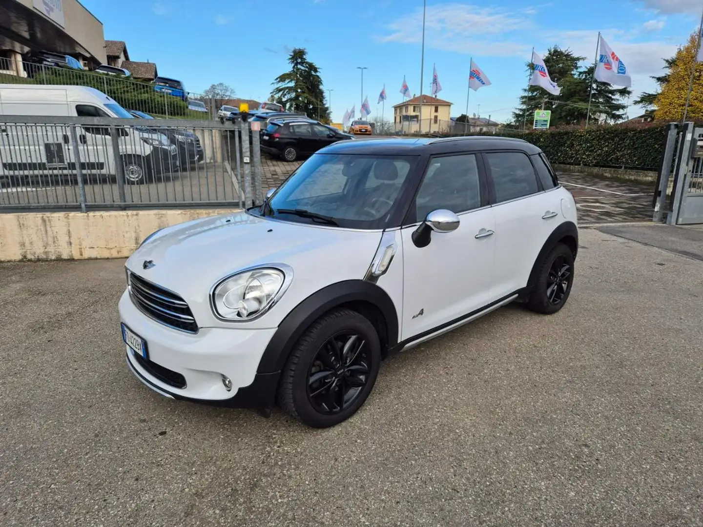 MINI Cooper Countryman Mini ALL4 Automatica Bianco - 2