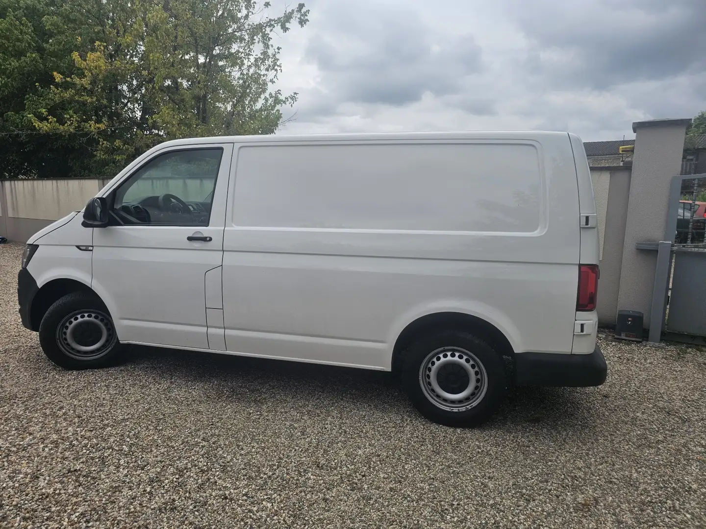 Volkswagen T6 Transporter - 2