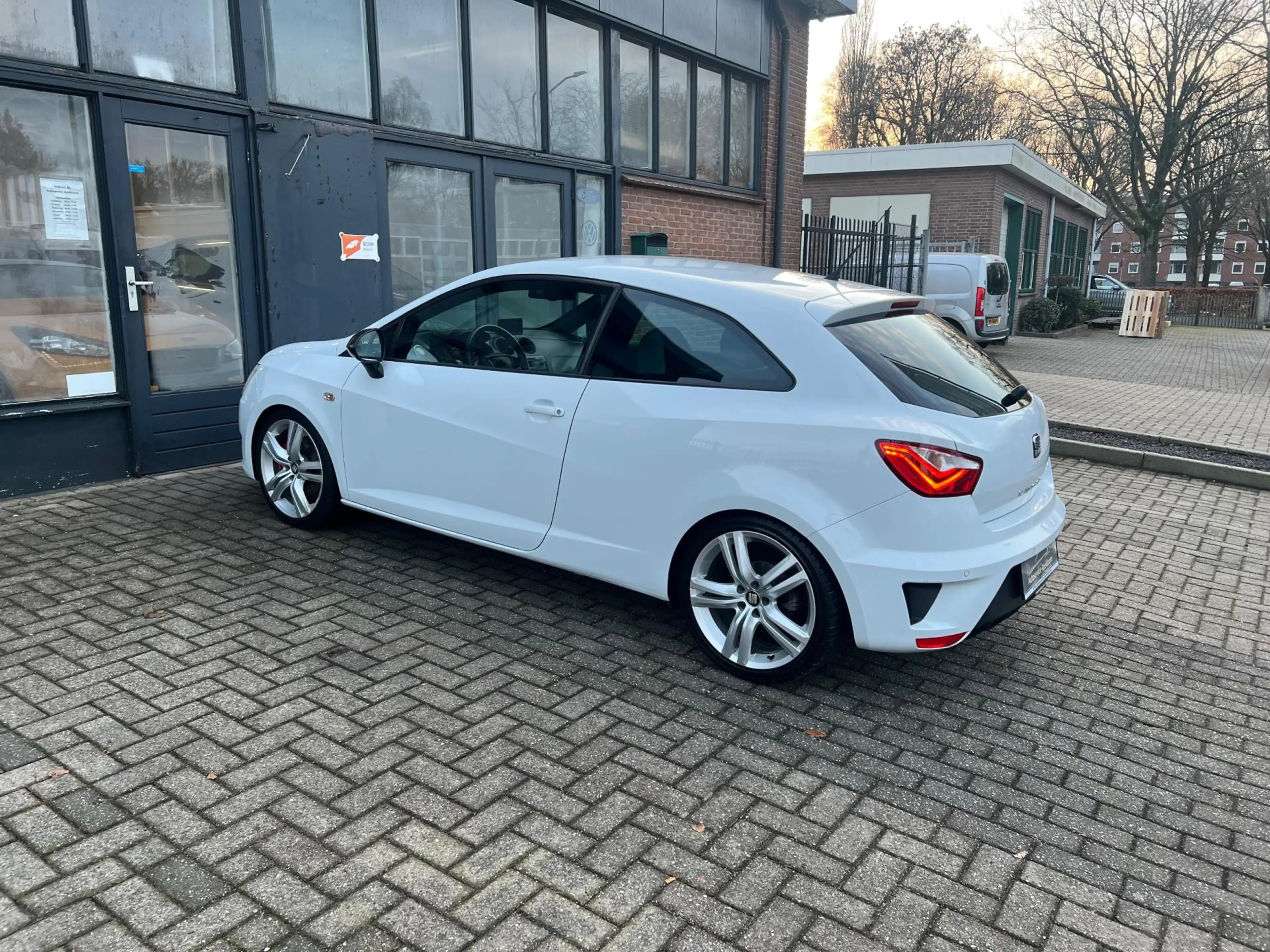 SEAT Ibiza SC 1.4 TSI Cupra, Xenon, Cruise control, Climate c — photo 9