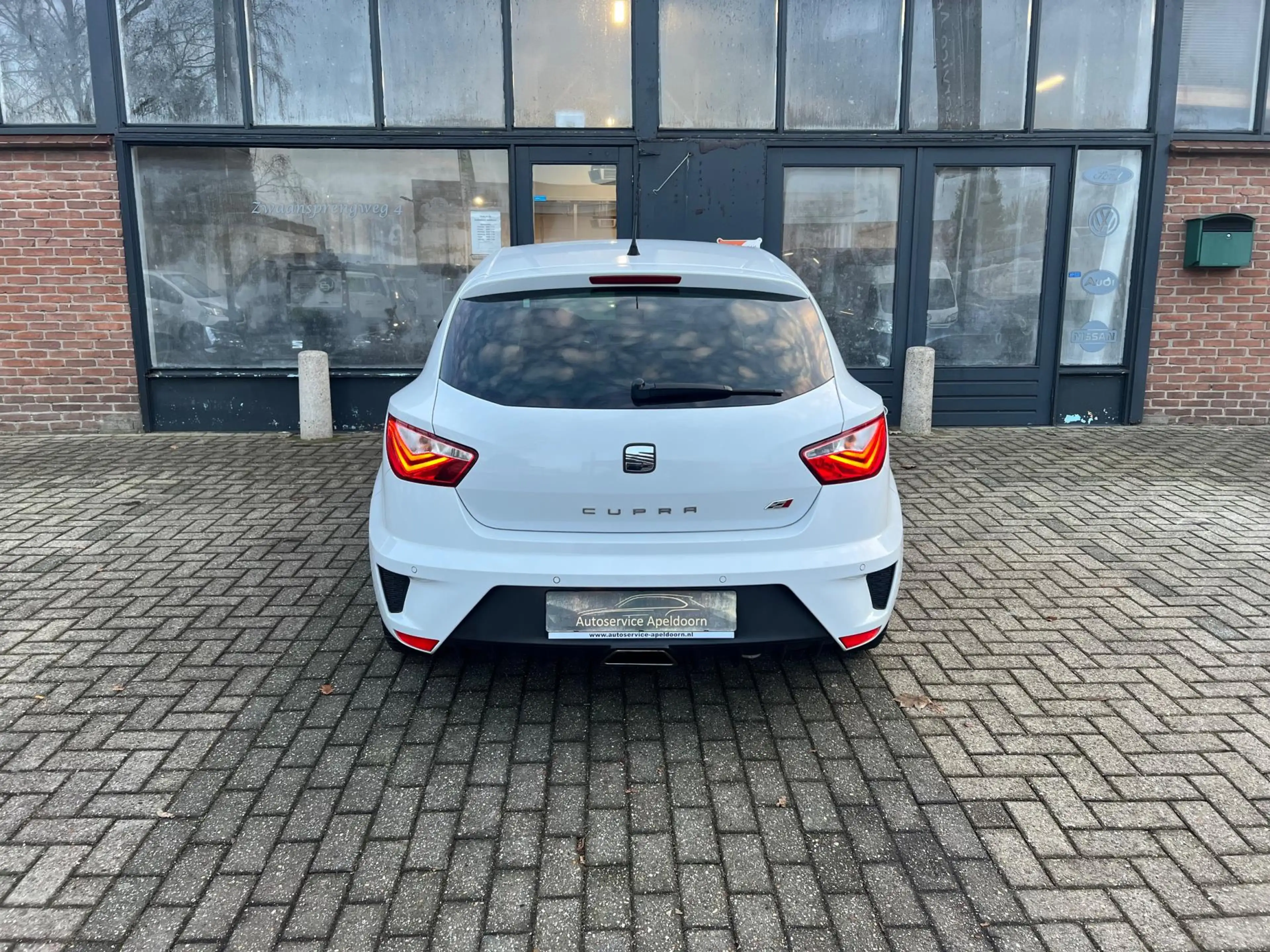 SEAT Ibiza SC 1.4 TSI Cupra, Xenon, Cruise control, Climate c — photo 8