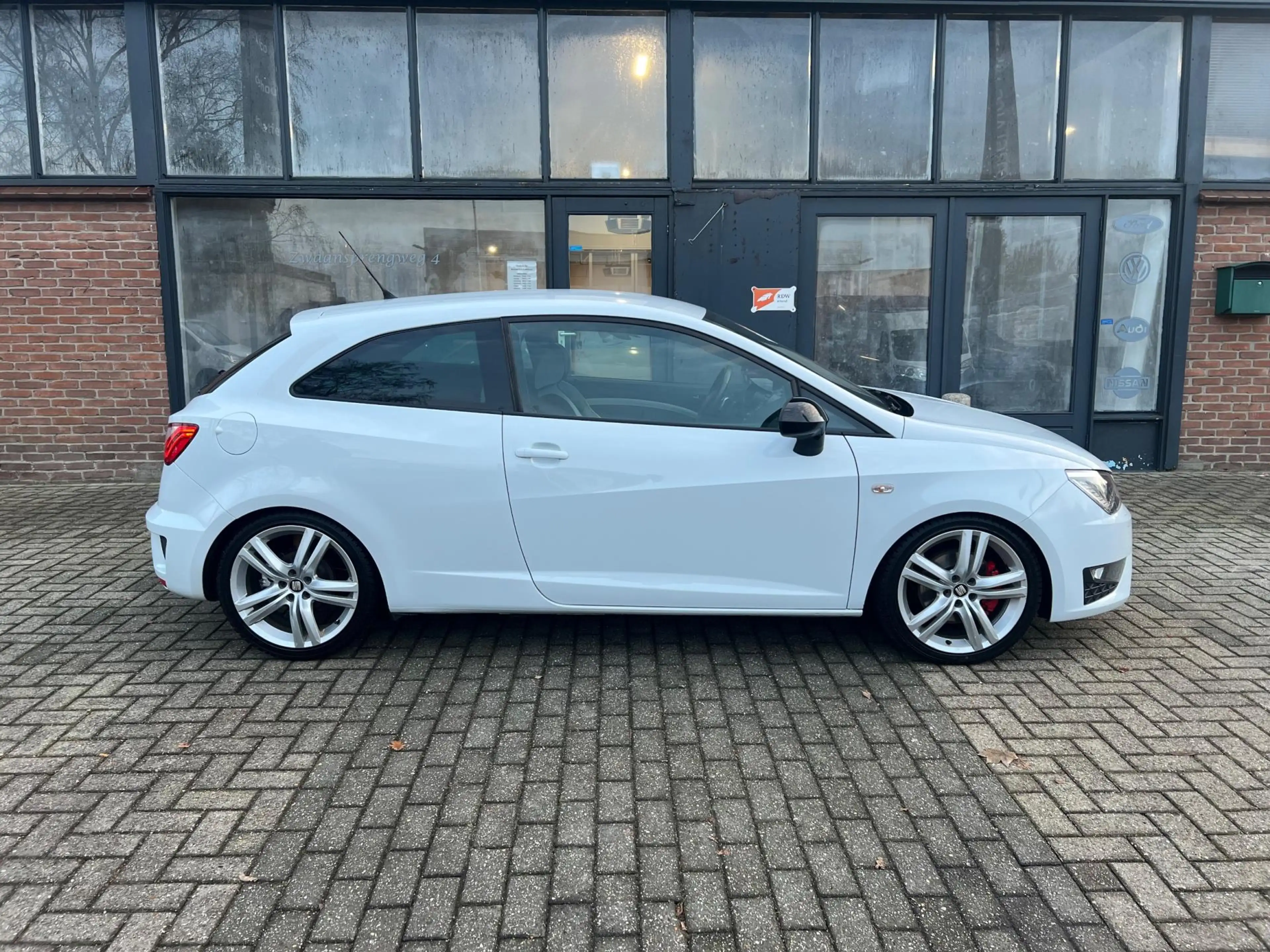 SEAT Ibiza SC 1.4 TSI Cupra, Xenon, Cruise control, Climate c — photo 6