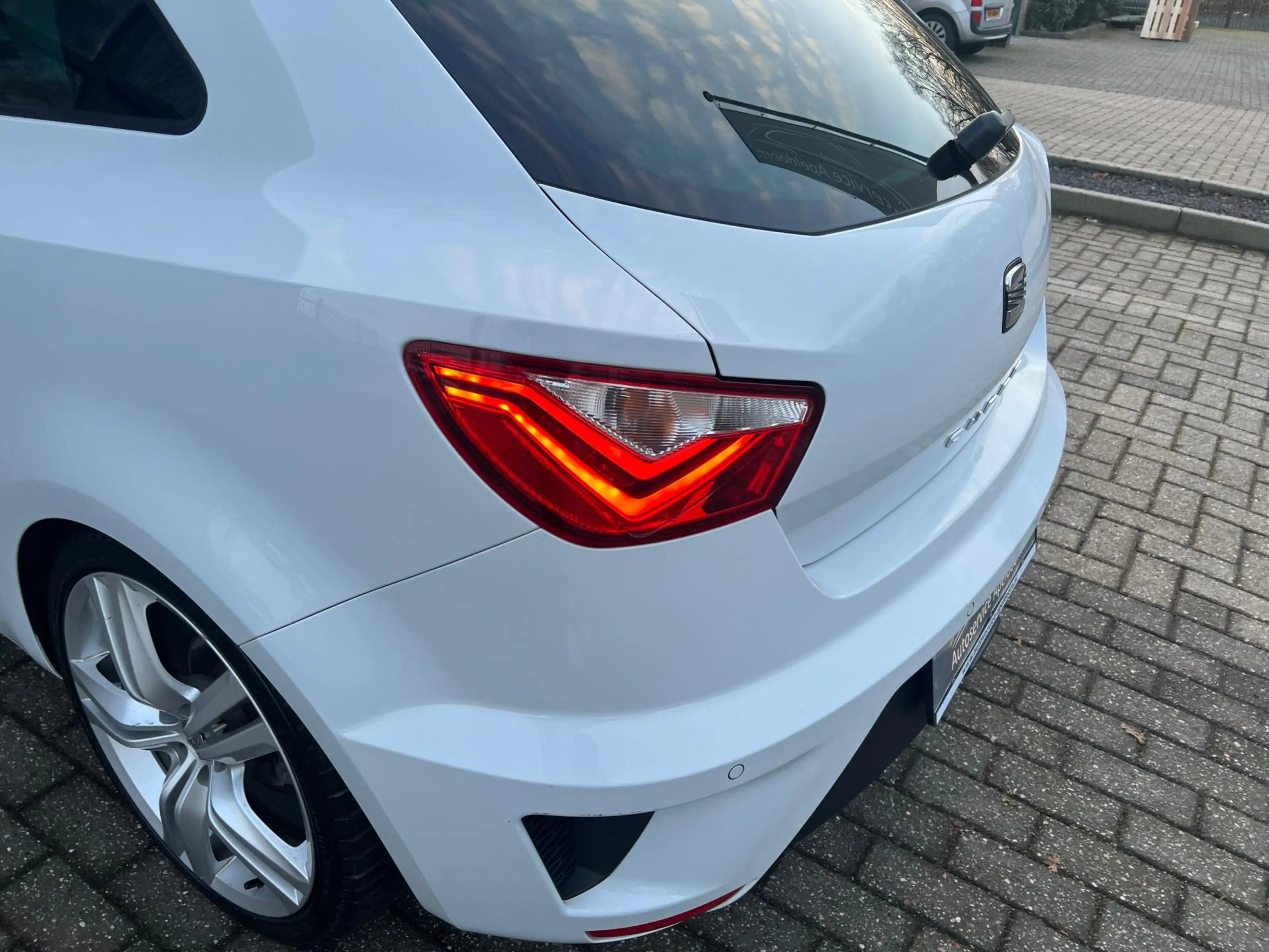 SEAT Ibiza SC 1.4 TSI Cupra, Xenon, Cruise control, Climate c — photo 10