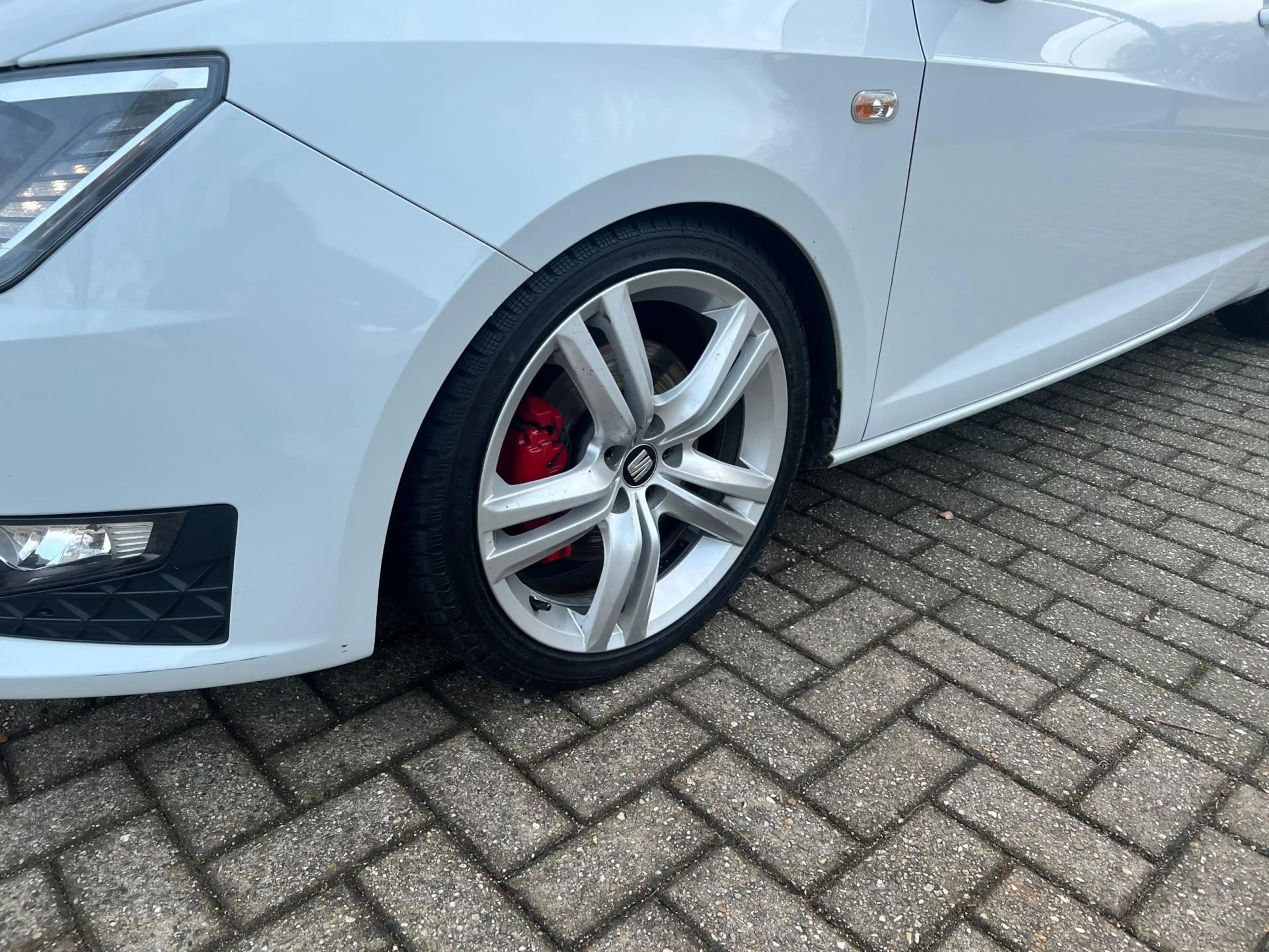 SEAT Ibiza SC 1.4 TSI Cupra, Xenon, Cruise control, Climate c — photo 3